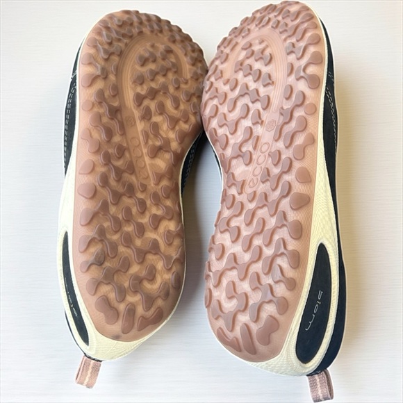 Ecco Biom Black Leather Suede Slip-on Flat Shoes - Picture 6 of 9